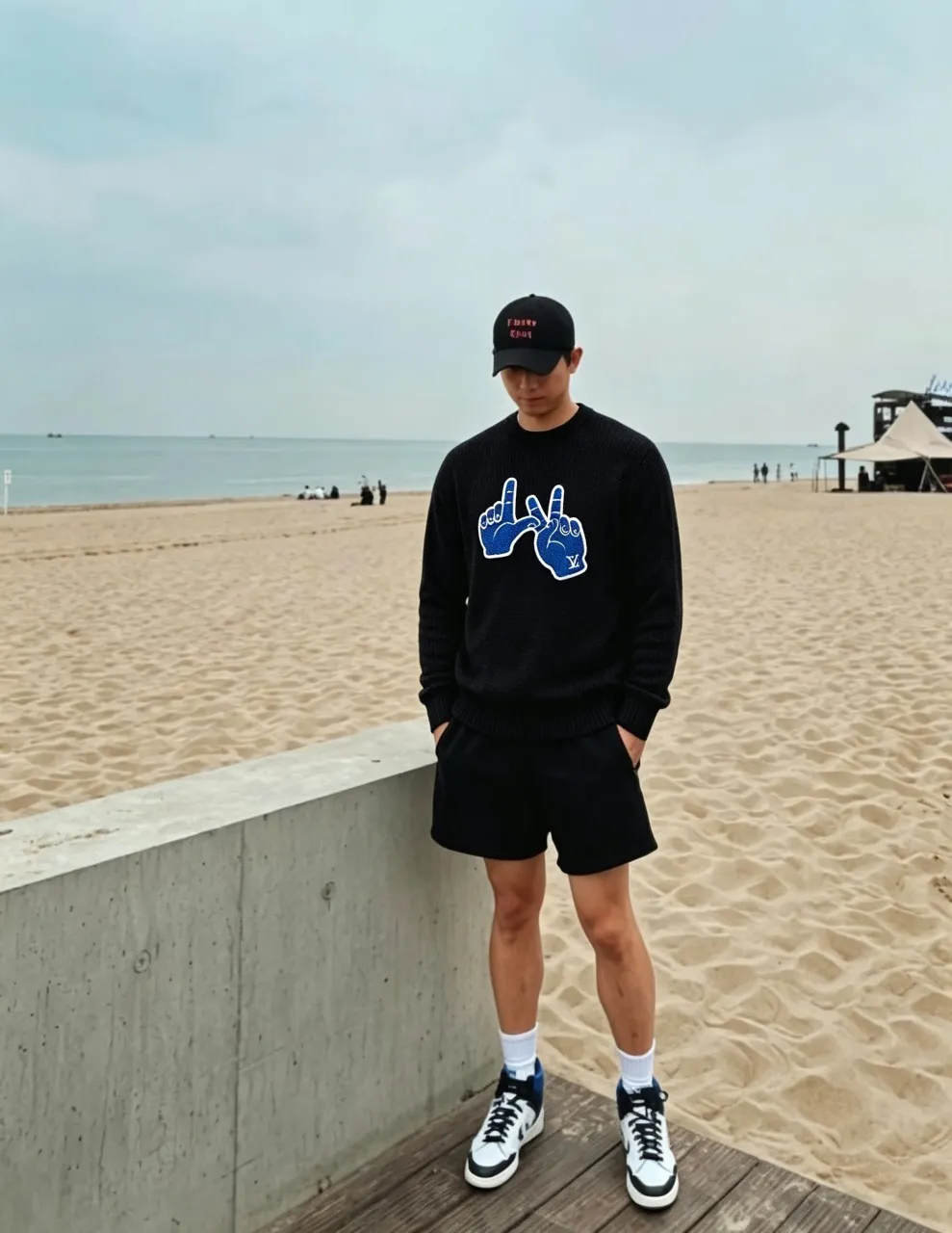 Louis Vuitton/Louis Vuitton gesture embroidered knitted sweater